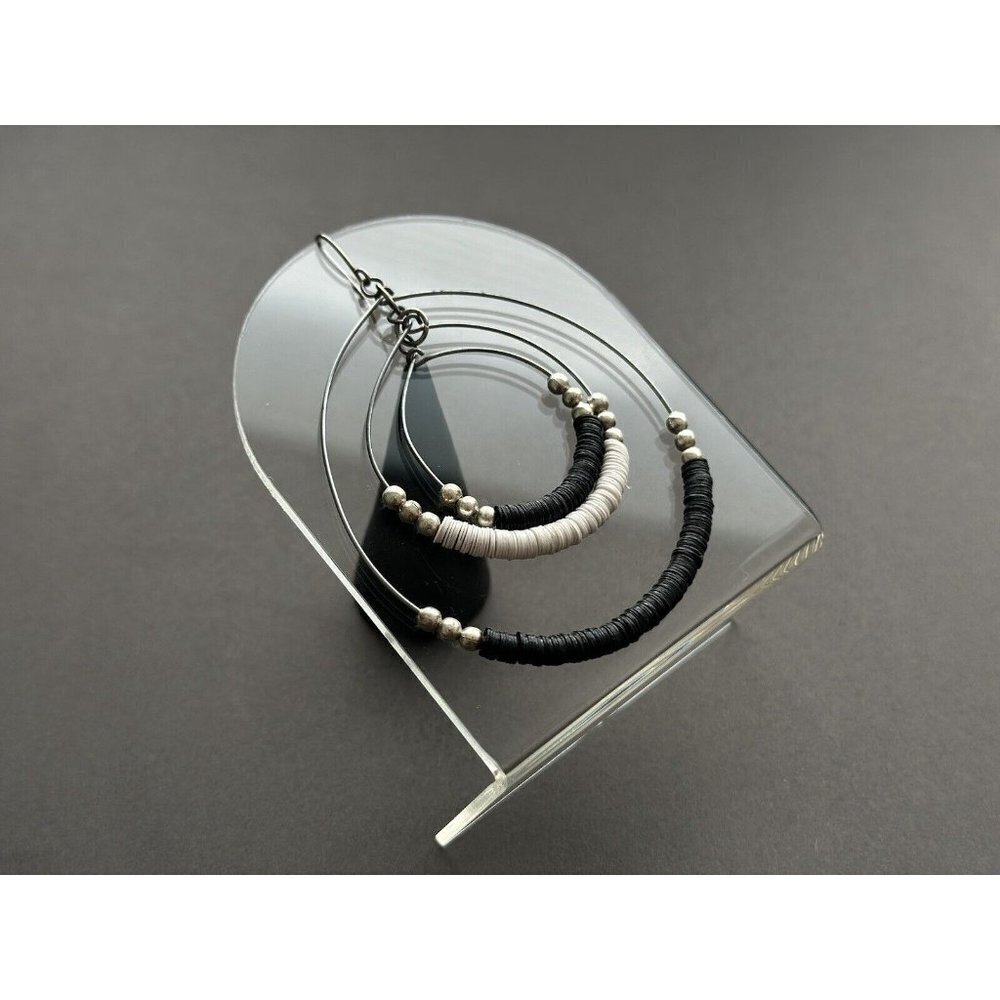 JEWELRY SET black white small plastic round disks bead necklace & hoop earrings - Picture 7 of 7
